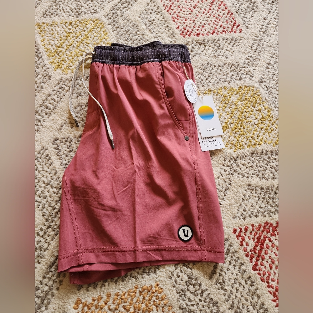 Vuori Kore Shorts Saltwater Red - Large NWT